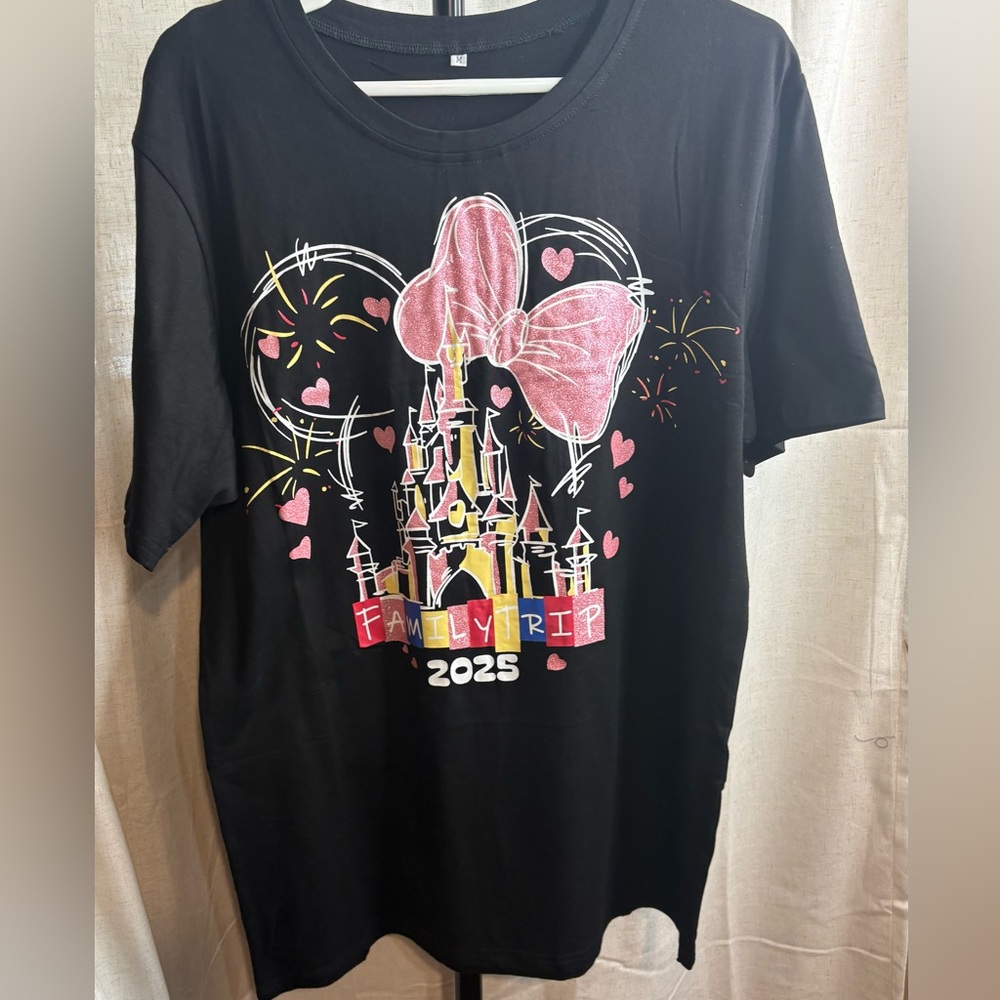 Disney Family Trip 25 Women’s Black with sparkling pink tshirt. PTP 22-25 length